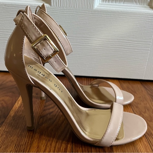 NWT Madden Girl Dafney Ankle Strap Open Toe Nude Stiletto Heel Size 8.5 - Picture 4 of 9